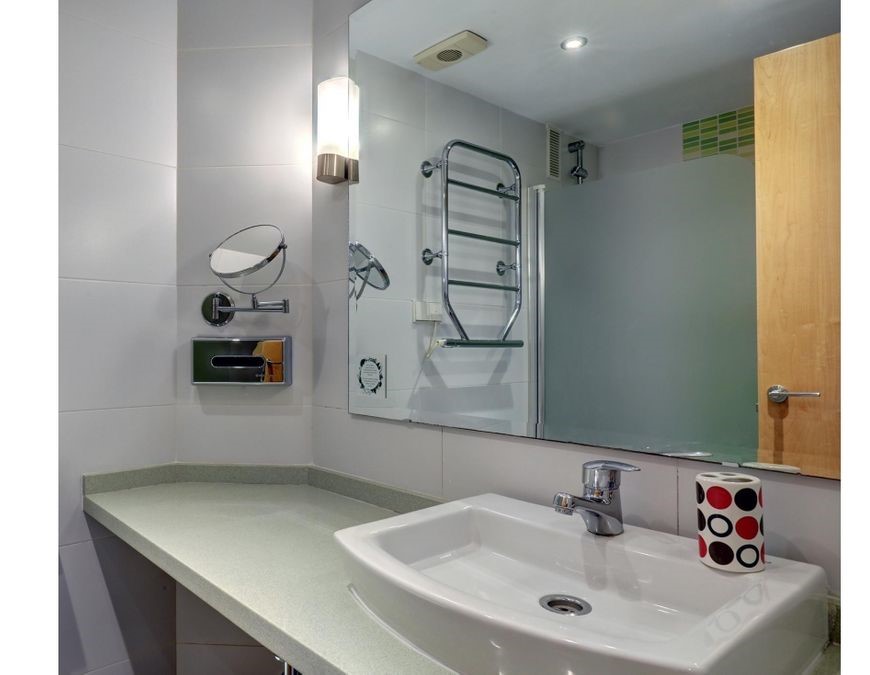 Smukt renoveret studie til leje indtil 22/02/2026 til 30/05/2026 og fra 01/09/2026 til 30/06/2027 i Benalbeach (Benalmadena)