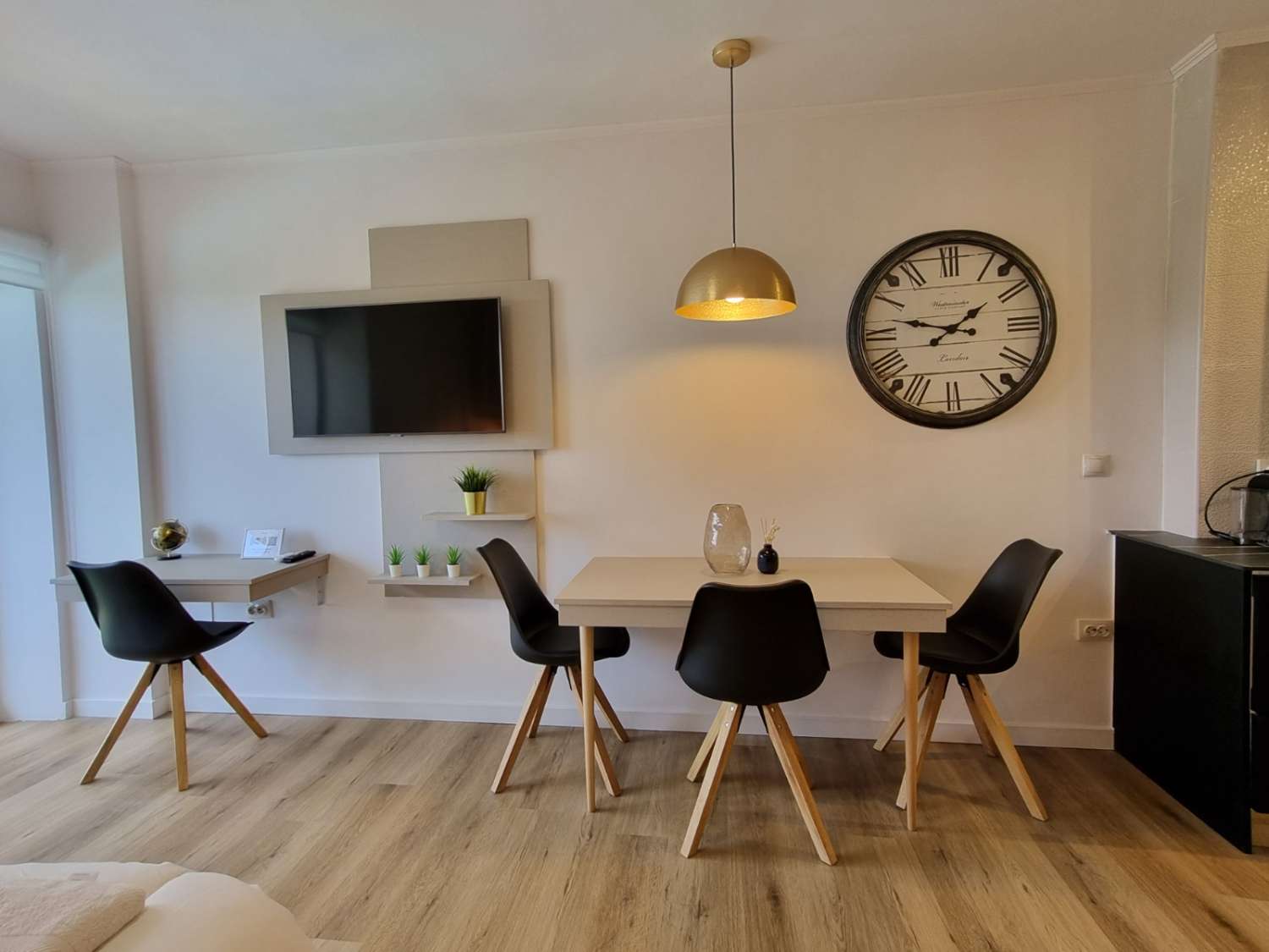 Smukt renoveret studie til leje fra 01/09/2026 - 31/06/2027 i Benalmadena