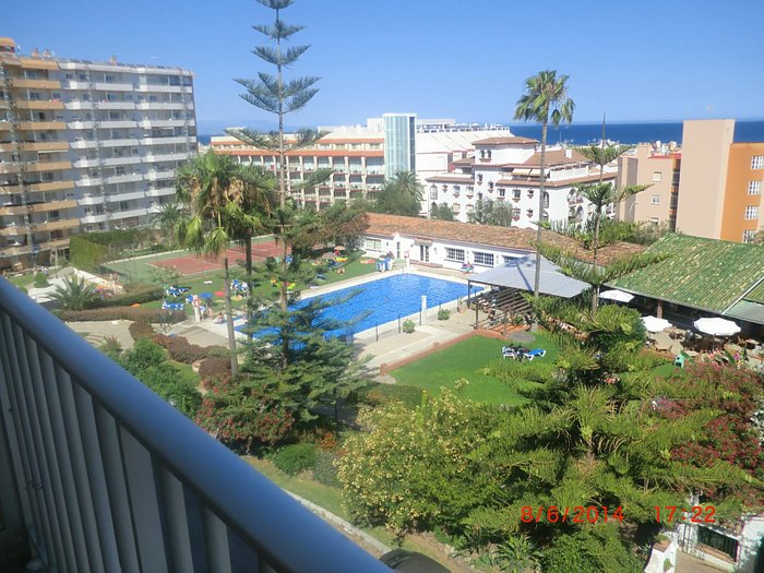 Se alquila de 15/10/2026 - 20/03/2027 bonito apartamento con vistas al mar en La Carihuela (Torremolinos)