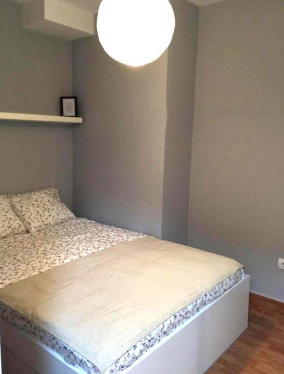 Se alquila de 15/10/2026 - 20/03/2027 bonito apartamento con vistas al mar en La Carihuela (Torremolinos)