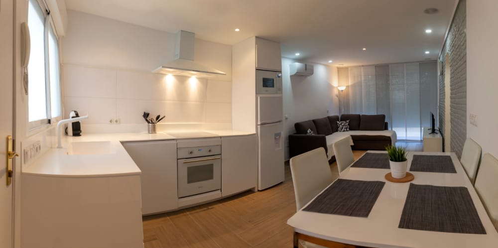 SE ALQUIILA HASTA 30.6.26 BONITO APARTAMENTO CERCA DE PLAZA SOLYMAR ( BENALMADENA)