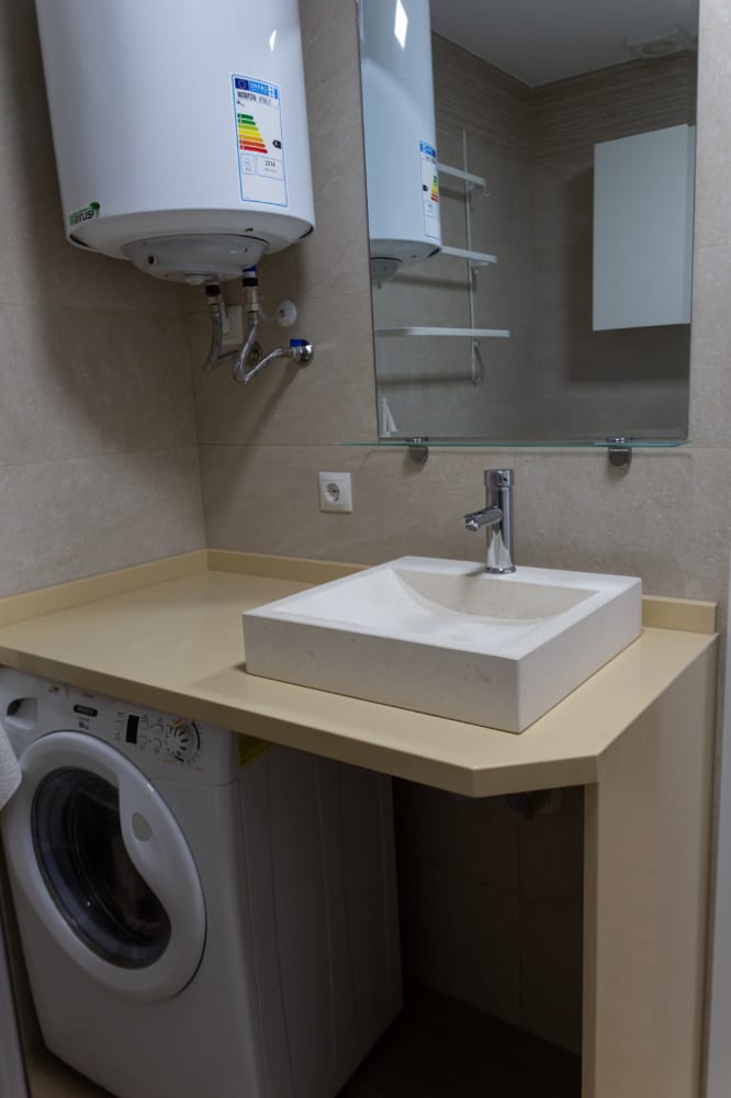 SE ALQUIILA HASTA 30.6.26 BONITO APARTAMENTO CERCA DE PLAZA SOLYMAR ( BENALMADENA)