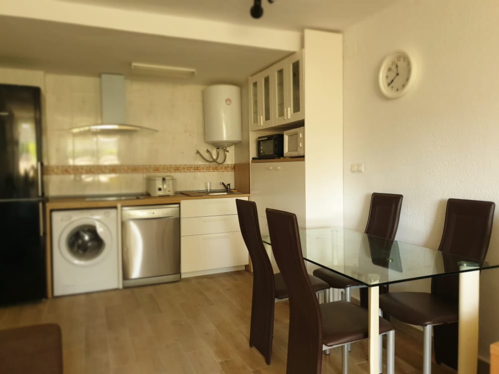 SE ALQUILA DESDE 1/9/26 -30/06/2027 BONITO APARTAMENTO REFORMADO  CERCA PLAZA SOLYMAR