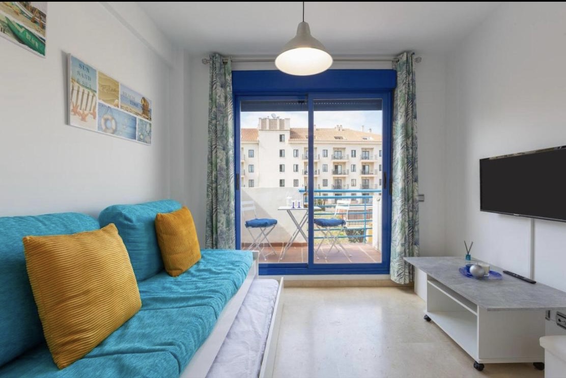 Se alquila del 1/9/2026 -  30/6/2027  bonito Duplex  apartamento en Benalmadena Costa a 200 metros de la playa