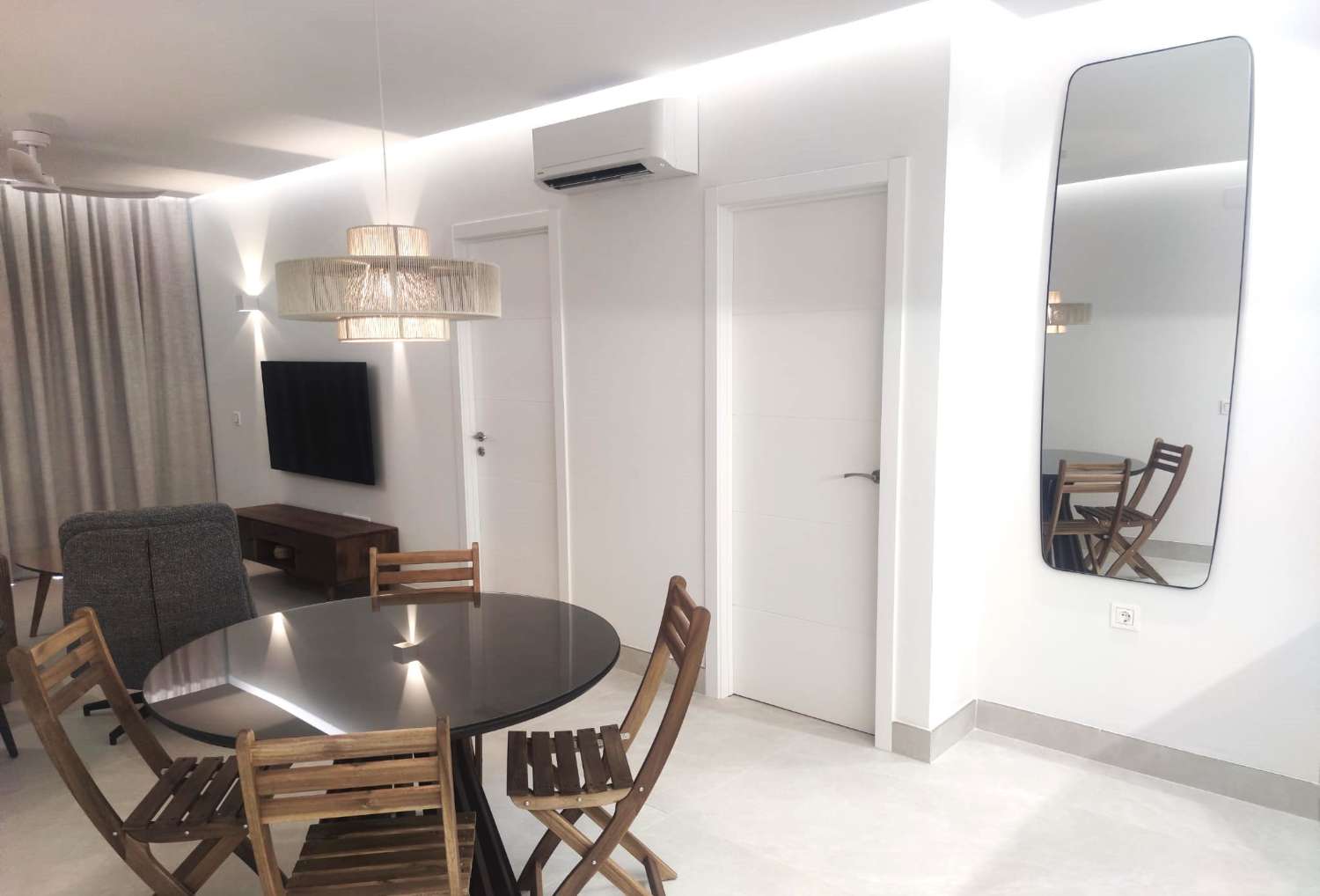 SE ALQUILA PRECIOSO APARTAMENTO DESDE 01/03/2026 - 23/06/2026 Y DESDE01/09/2026-30/06/2027  EN BENALMÁDENA COSTA