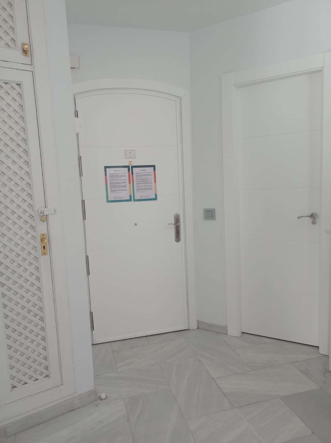 SE ALQUILA DESDE 1.10.26-31.5.27 BONITO APARTAMENTO EN PUERTO MARINA (BENALMADENA)