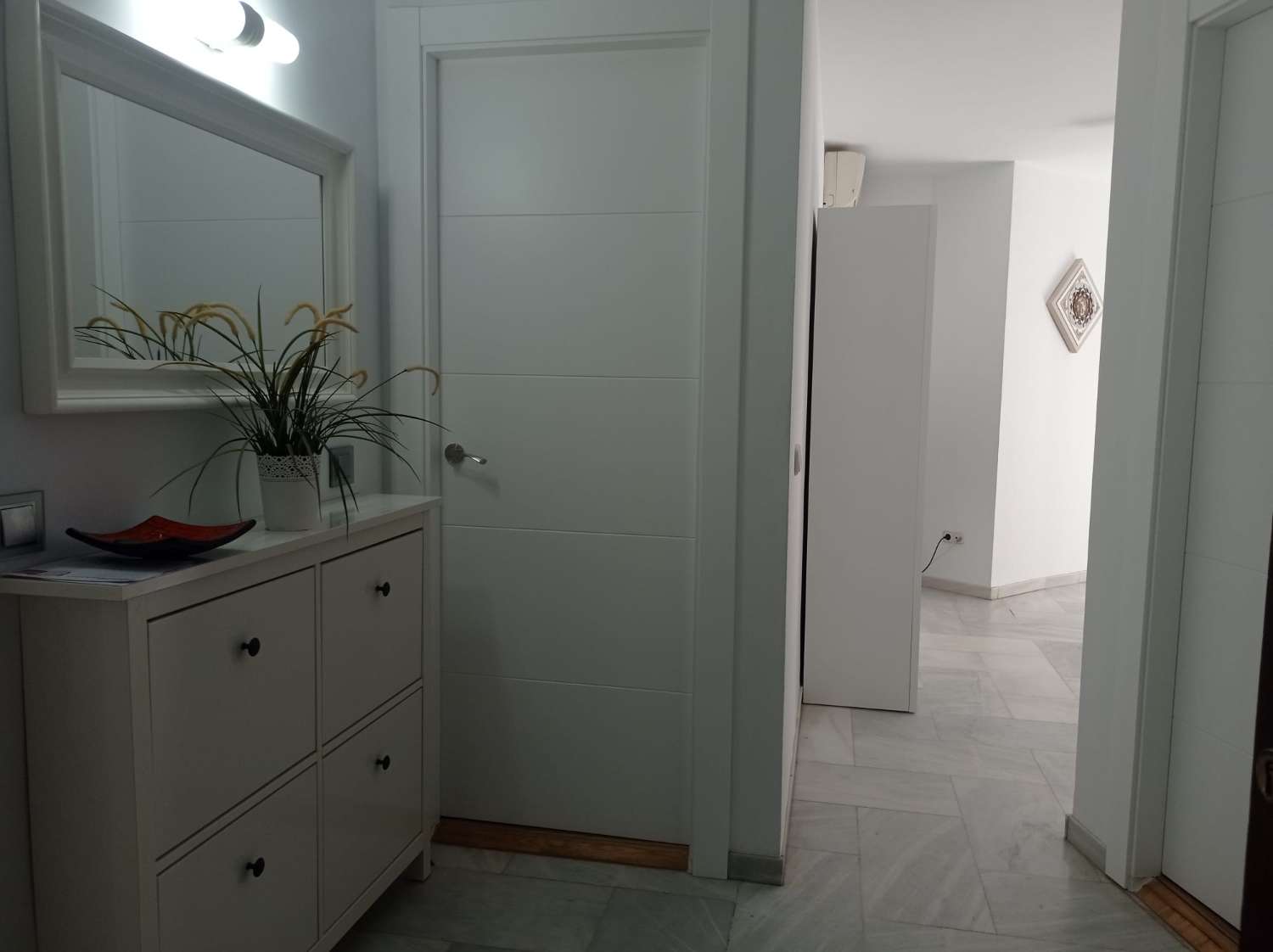 SE ALQUILA DESDE 1.10.26-31.5.27 BONITO APARTAMENTO EN PUERTO MARINA (BENALMADENA)