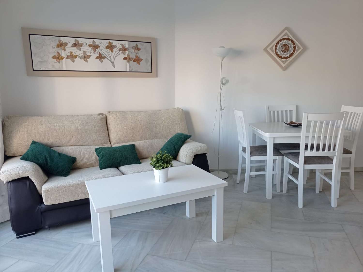 SE ALQUILA DESDE 1.10.26-31.5.27 BONITO APARTAMENTO EN PUERTO MARINA (BENALMADENA)