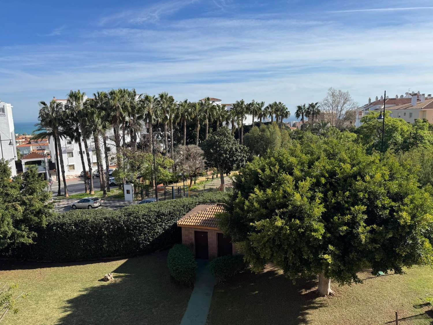 SE ALQUILA DEL 01.09.2026 - 31.05.2027  BONITO APARTAMENTO REFORMADO CON VISTAS AL MAR EN ARROYO DE LA MIEL (BENALMADENA)