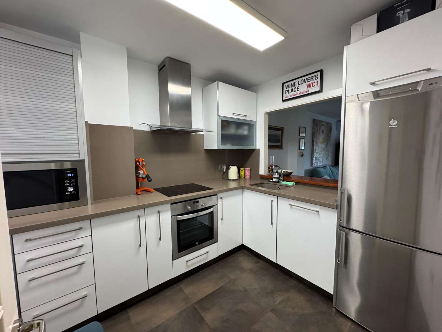 SE ALQUILA DEL 01.09.2026 - 31.05.2027  BONITO APARTAMENTO REFORMADO CON VISTAS AL MAR EN ARROYO DE LA MIEL (BENALMADENA)