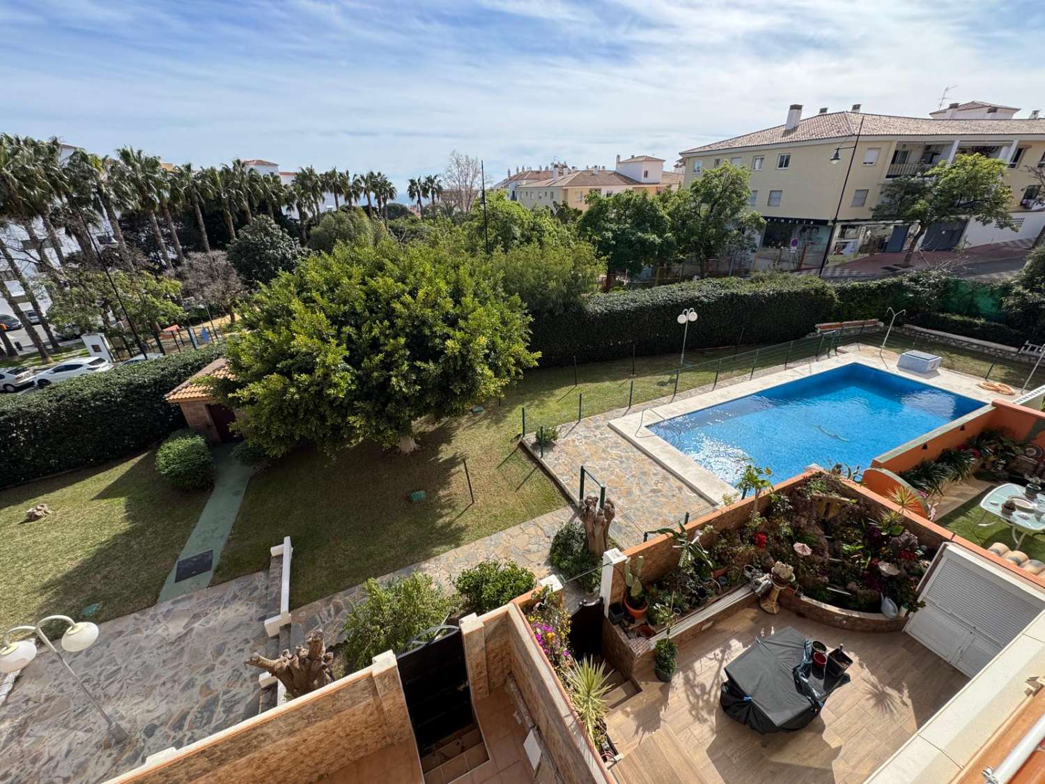 SE ALQUILA DEL 01.09.2026 - 31.05.2027  BONITO APARTAMENTO REFORMADO CON VISTAS AL MAR EN ARROYO DE LA MIEL (BENALMADENA)