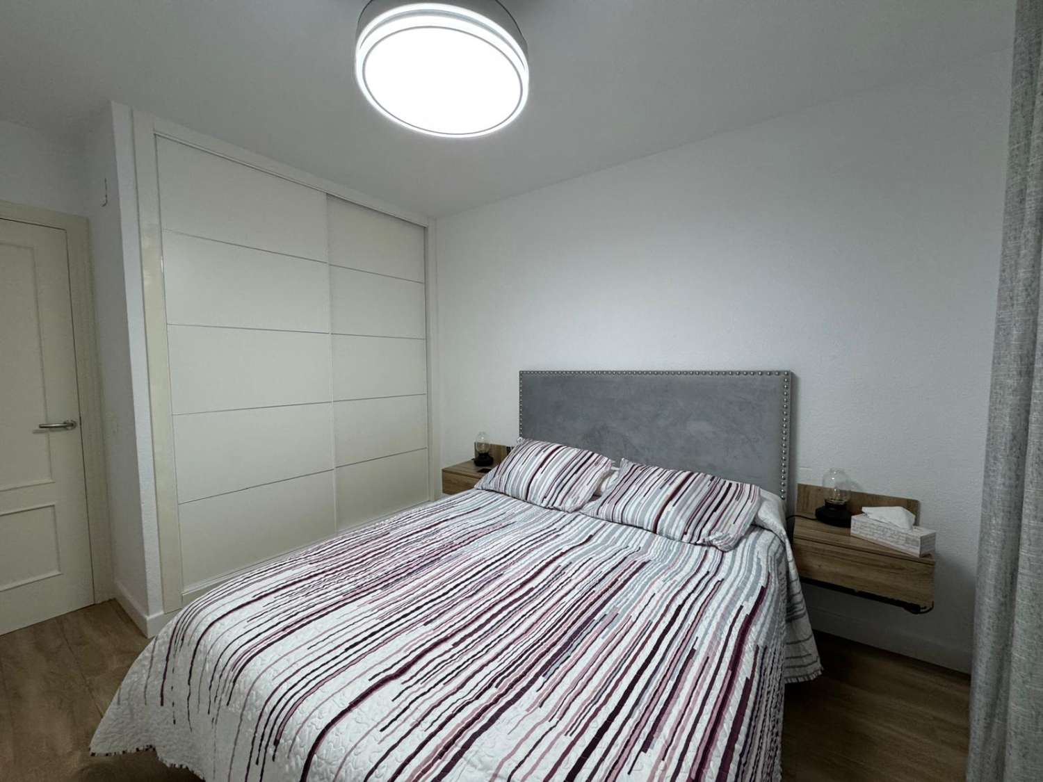 SE ALQUILA DEL 01.09.2026 - 31.05.2027  BONITO APARTAMENTO REFORMADO CON VISTAS AL MAR EN ARROYO DE LA MIEL (BENALMADENA)