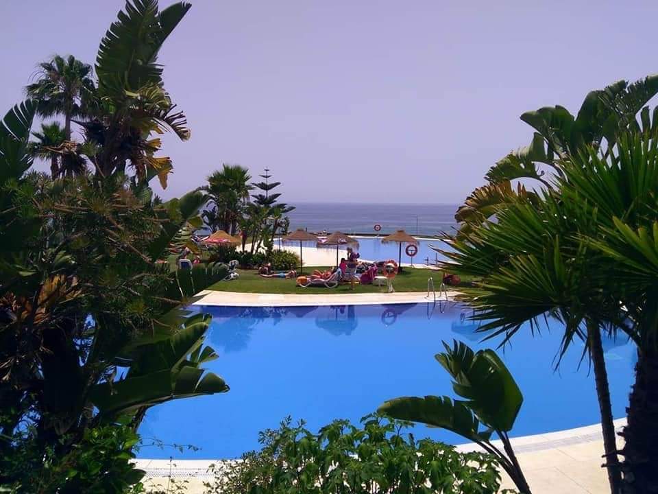 Se alquila hasta 30.6.2026  bonito apartamento con vistas al mar en Benalmádena