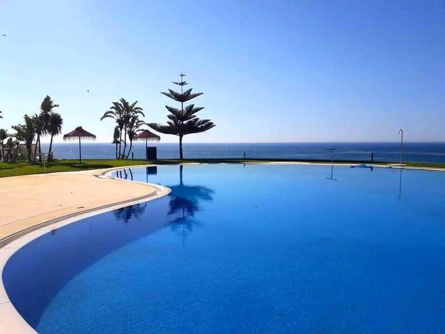 Se alquila hasta 30.6.2026  bonito apartamento con vistas al mar en Benalmádena