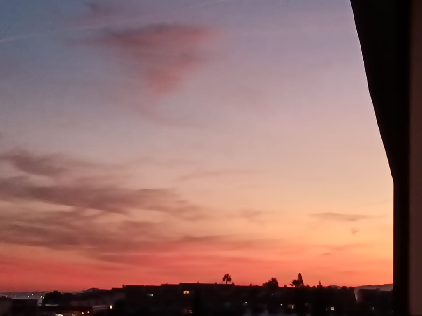 Se alquila hasta 30.6.2026  bonito apartamento con vistas al mar en Benalmádena