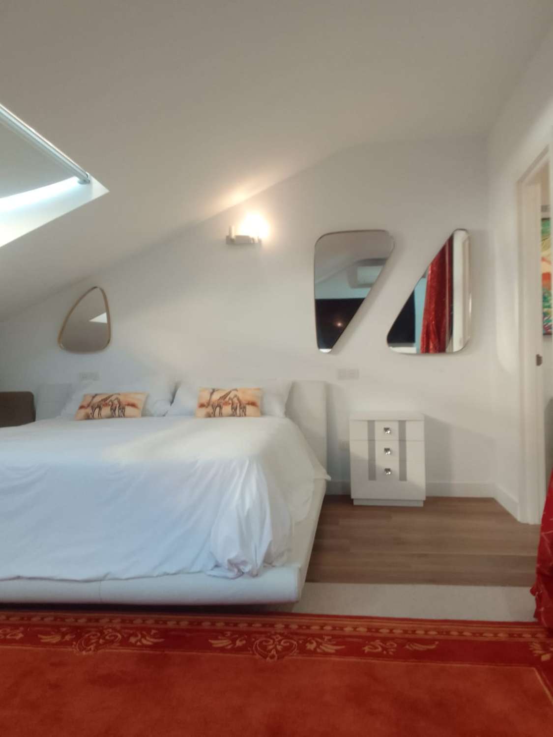 Se alquila desde 01/09/2026 hasta 30/06/2027 magnífico dúplex de 3 dormitorios en el centro de Fuengirola