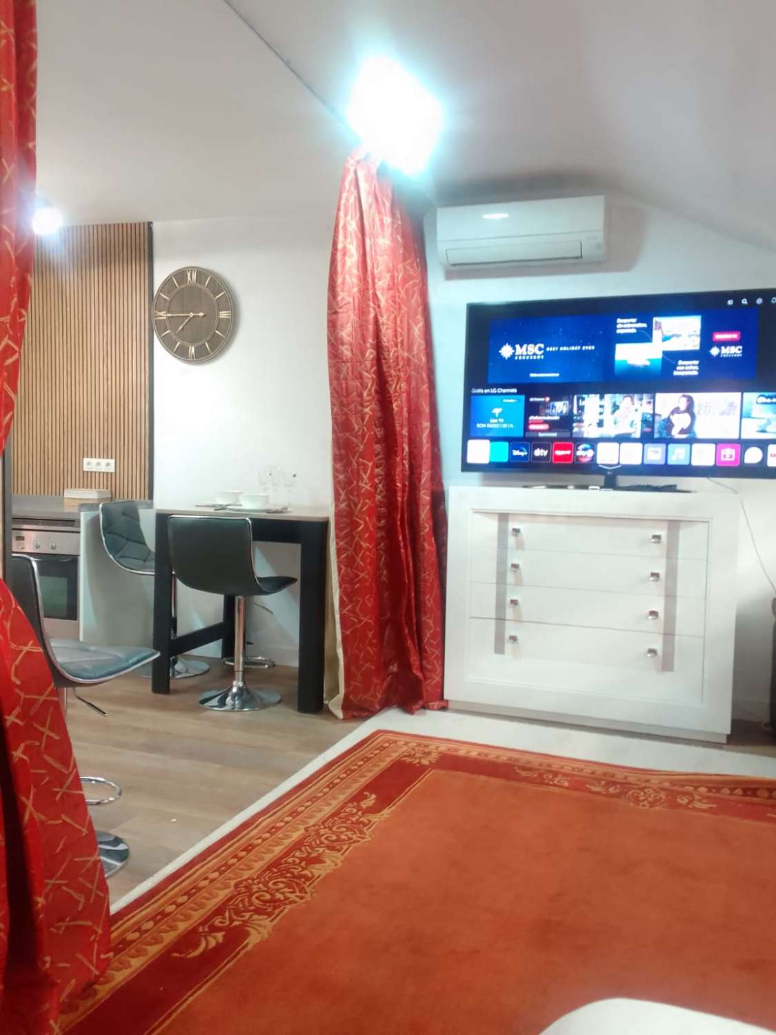 Se alquila desde 01/09/2026 hasta 30/06/2027 magnífico dúplex de 3 dormitorios en el centro de Fuengirola