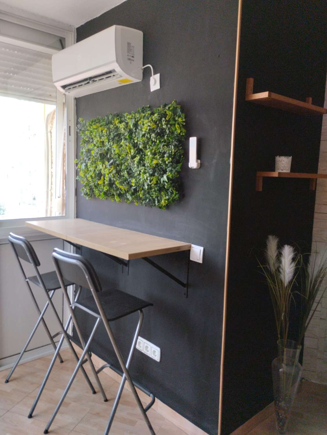 HALV SÆSON. TIL LEJE FRA 01-09-26 TIL 30.06.27 RENOVERET 2. LINJE STRANDSTUDIE I BENALMADENA COSTA