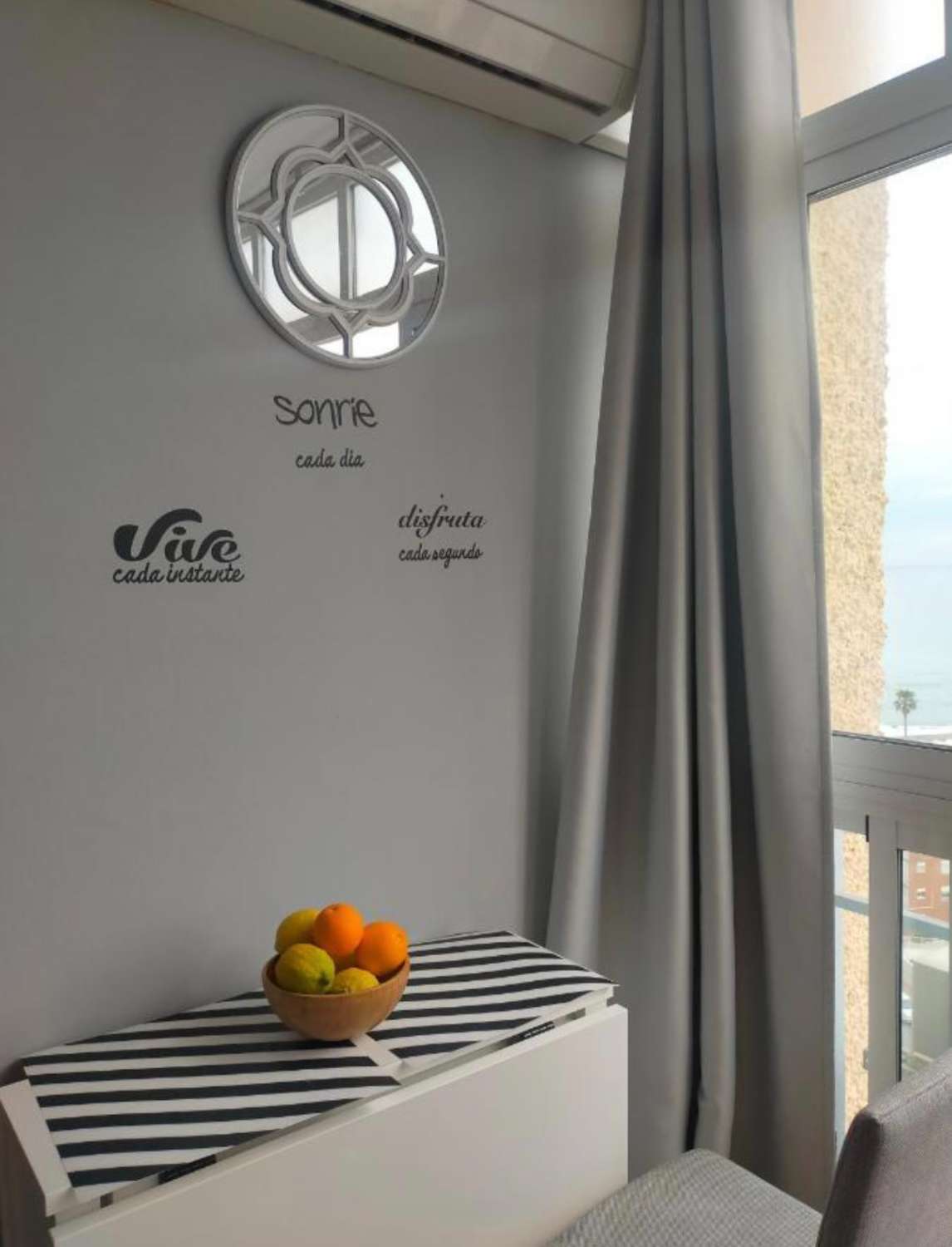 SE ALQUILA DESDE 01.04.26-30.06.2026   ESTUDIO REFORMADO CON VISTAS AL MAR   EN 2ª LINEA DE PLAYA EN BENALMÁDENA