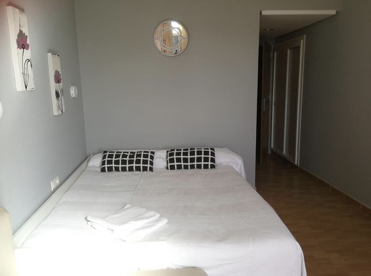 SE ALQUILA DESDE 01.04.26-30.06.2026   ESTUDIO REFORMADO CON VISTAS AL MAR   EN 2ª LINEA DE PLAYA EN BENALMÁDENA