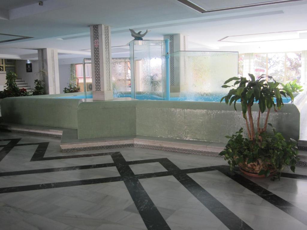 MEDIA TEMPORADA SE ALQUILA BONITO ESTUDIO  DESDE EL 01/10/2025 - 30/06/2026 EN BENALMÁDENA COSTA