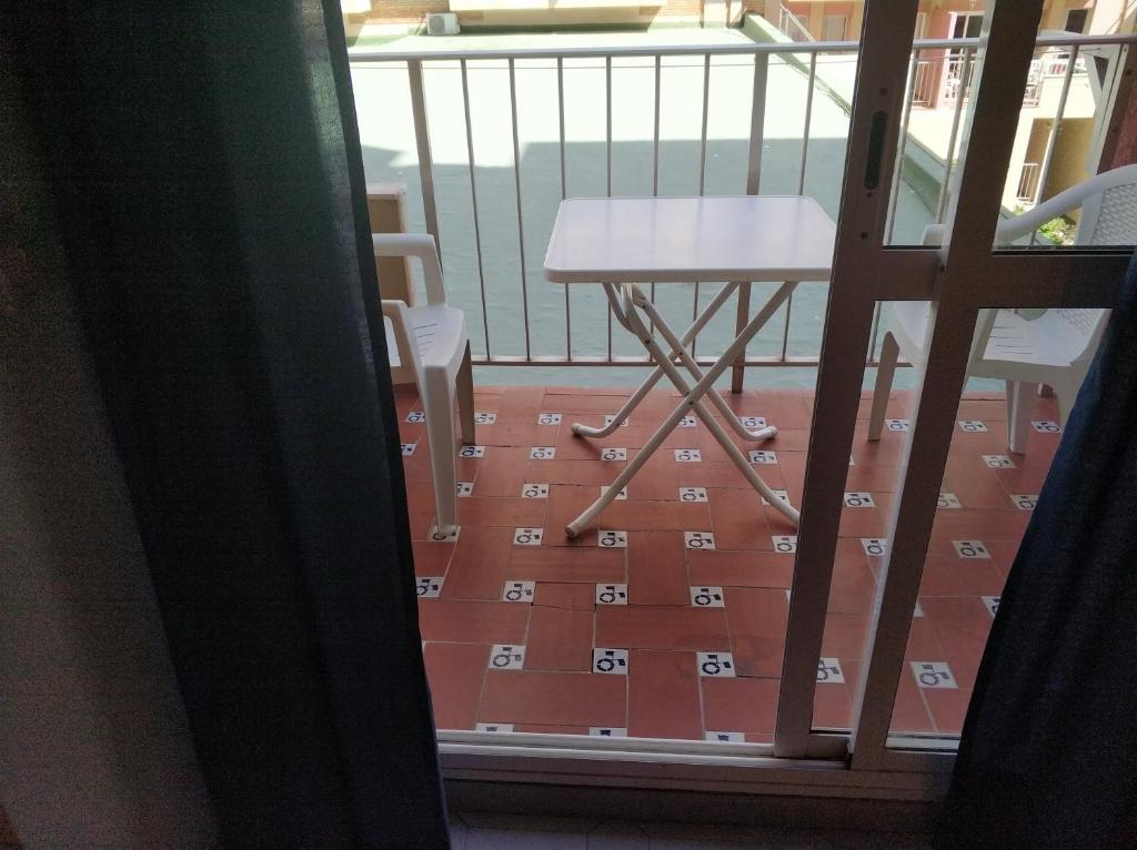 MEDIA TEMPORADA SE ALQUILA BONITO ESTUDIO  DESDE EL 01/10/2025 - 30/06/2026 EN BENALMÁDENA COSTA