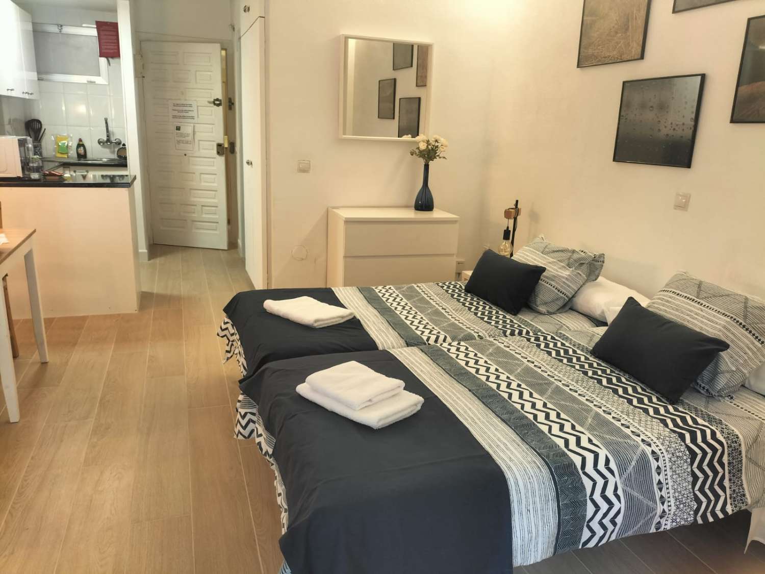 MEDIA TEMPORADA SE ALQUILA BONITO ESTUDIO  DESDE EL 01/10/2025 - 30/06/2026 EN BENALMÁDENA COSTA