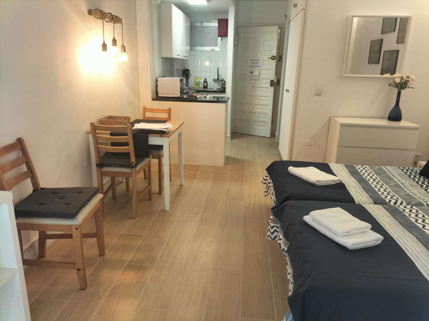 MEDIA TEMPORADA SE ALQUILA BONITO ESTUDIO  DESDE EL 01/10/2025 - 30/06/2026 EN BENALMÁDENA COSTA