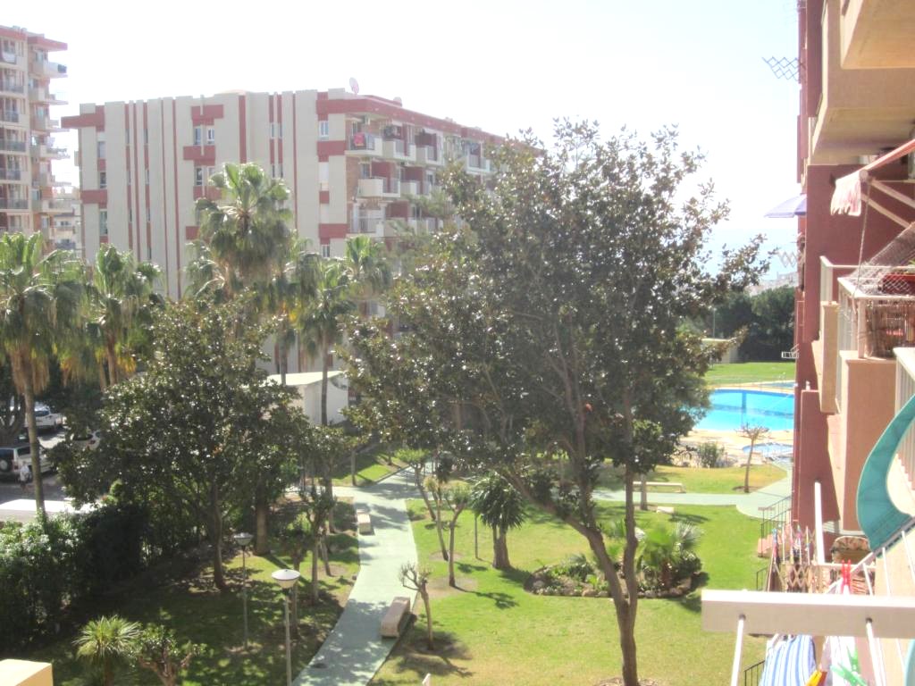 MEDIA TEMPORADA SE ALQUILA BONITO ESTUDIO  DESDE EL 01/10/2025 - 30/06/2026 EN BENALMÁDENA COSTA