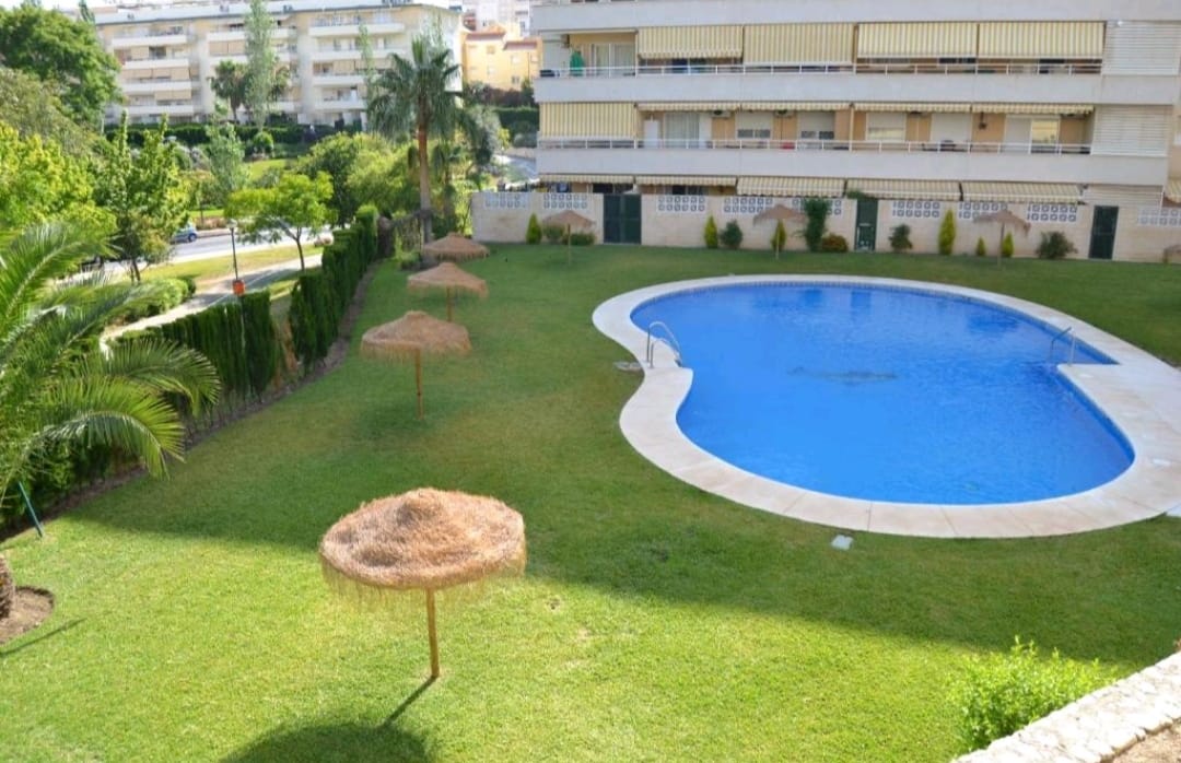 SE ALQUILA BONITO APARTAMENTO  DESDE DEL 01/12/2025- 30/06/26 (solo se alquila 3 meses)EN BENALMÁDENA