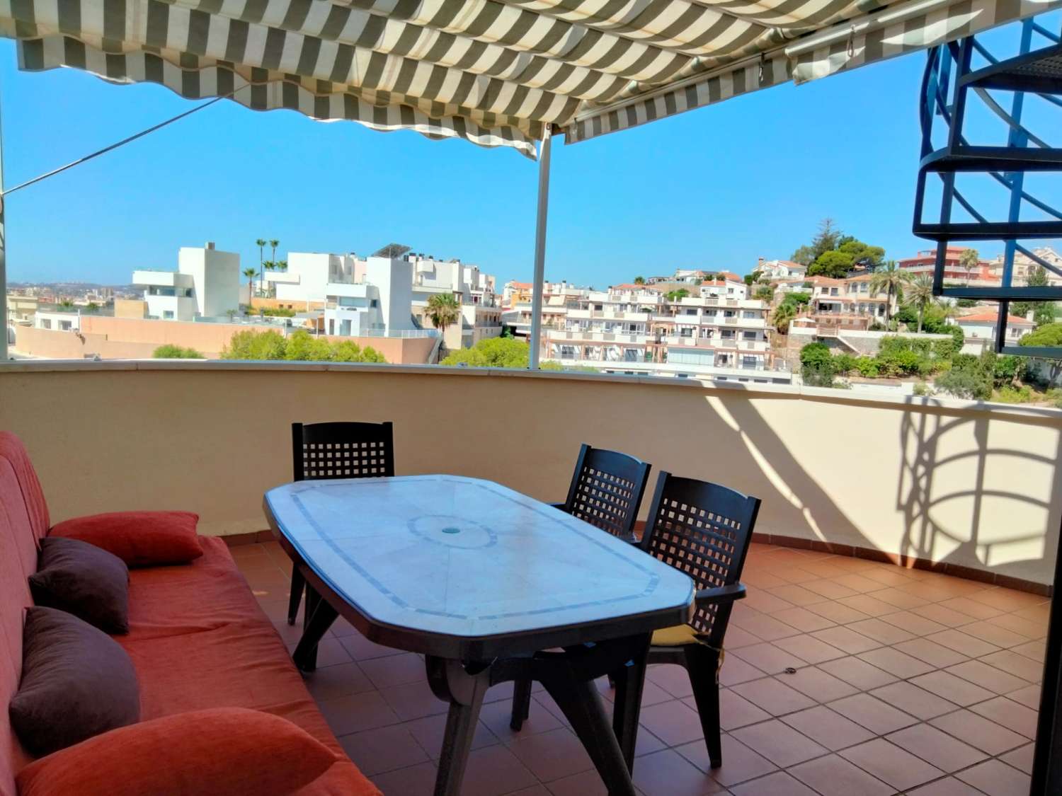 SE ALQUILA  PRECIOSO APARTAMENTO DESDE AHORA HASTA 30/06/2026 EN TORREBLANCA DEL SOL (FUENGIROLA)