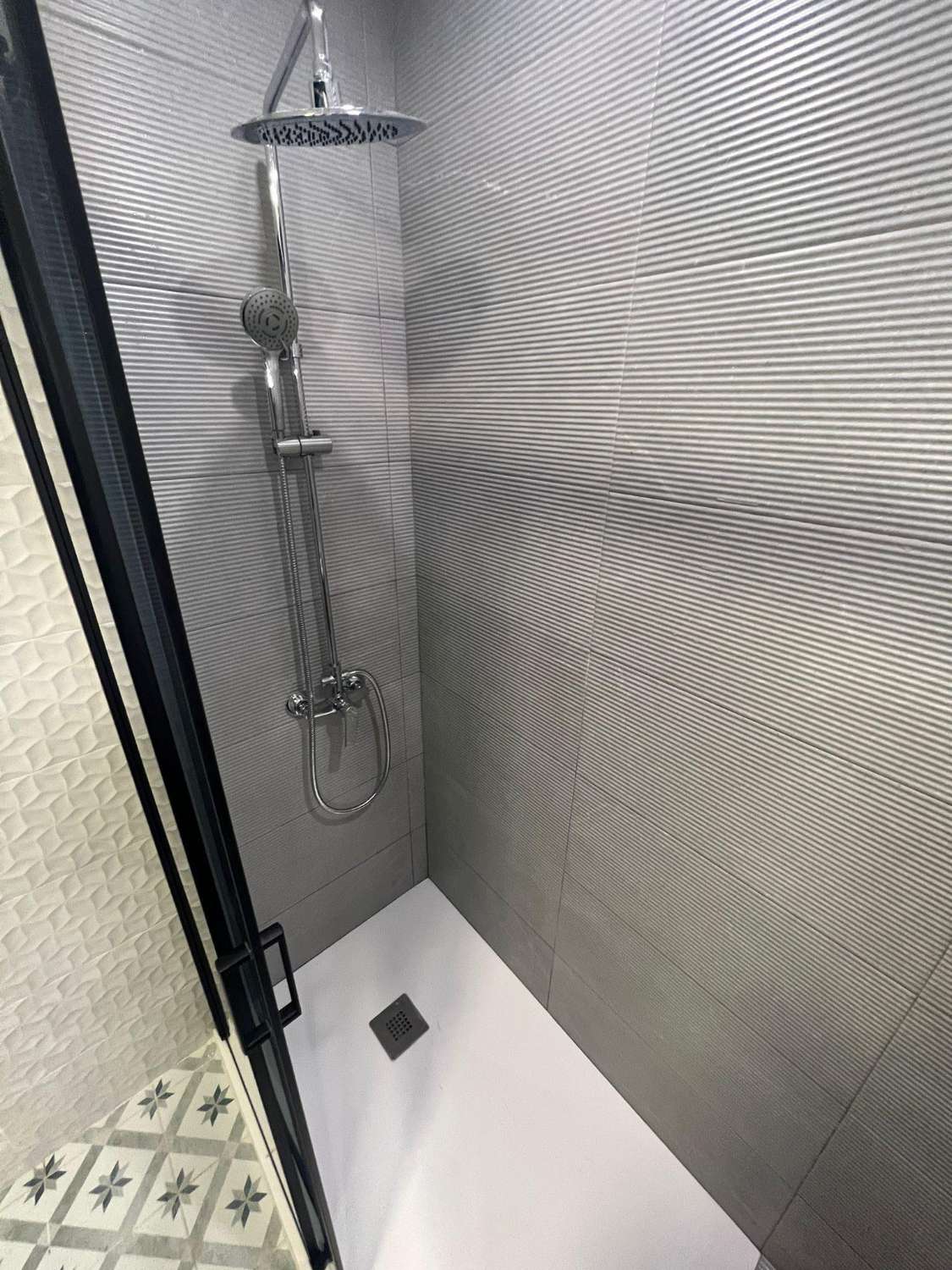 SE ALQUILA APARTAMENTO MEDIA TEMPORADA  DESDE 01/9/2026 - 30/06/27 BONITO APARTAMENTO EN TORREMOLINOS CENTRO