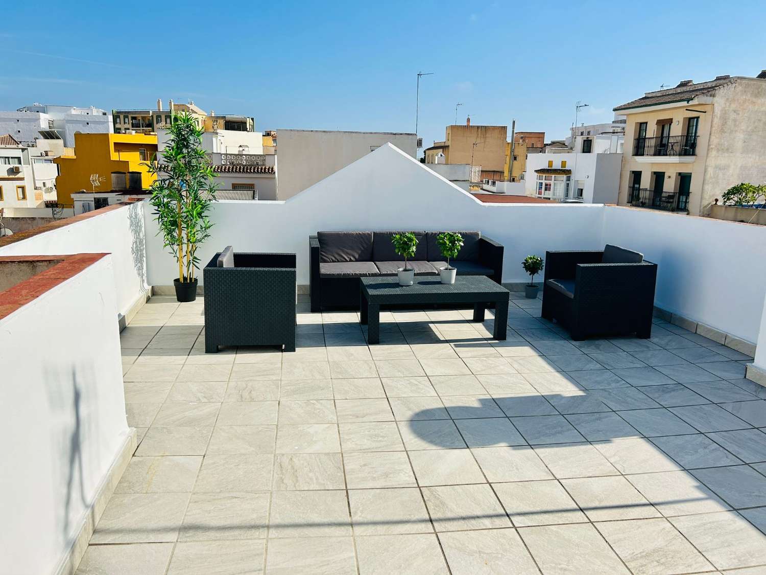 SE ALQUILA APARTAMENTO MEDIA TEMPORADA  DESDE 01/9/2026 - 30/06/27 BONITO APARTAMENTO EN TORREMOLINOS CENTRO