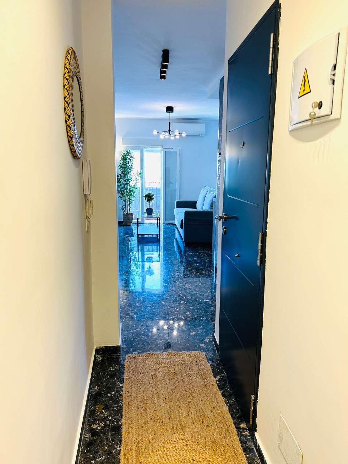 SE ALQUILA APARTAMENTO MEDIA TEMPORADA  DESDE 01/9/2026 - 30/06/27 BONITO APARTAMENTO EN TORREMOLINOS CENTRO