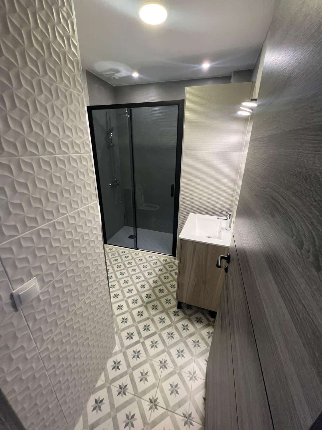 SE ALQUILA APARTAMENTO MEDIA TEMPORADA  DESDE 01/9/2026 - 30/06/27 BONITO APARTAMENTO EN TORREMOLINOS CENTRO