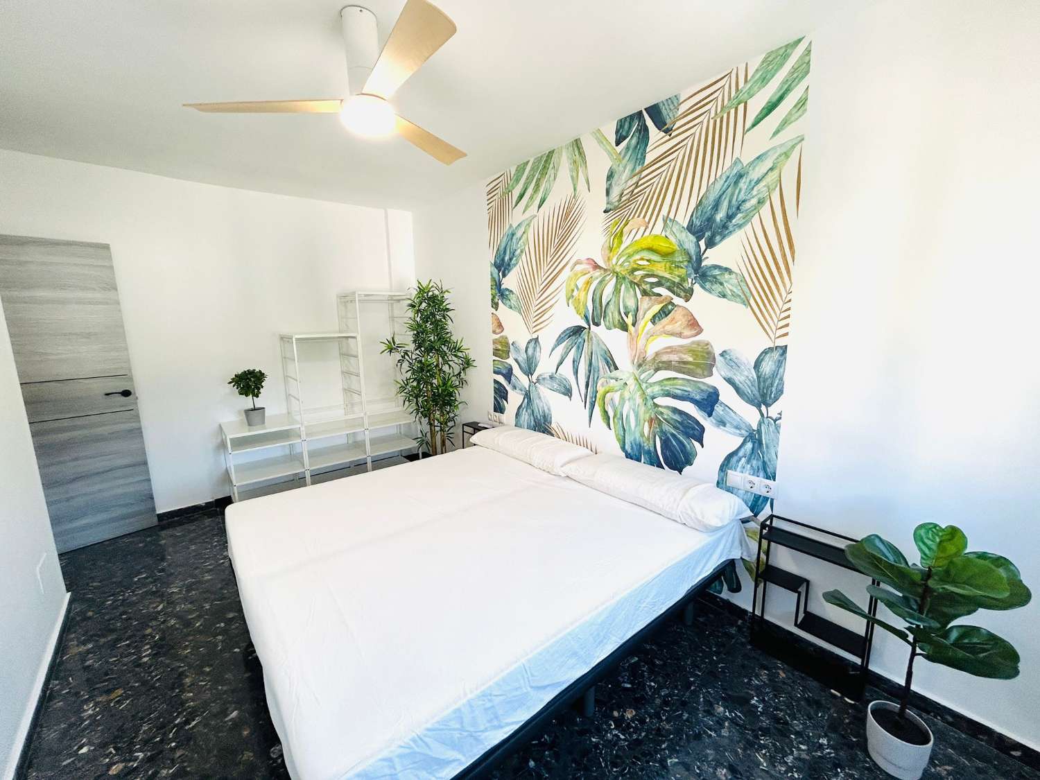 SE ALQUILA APARTAMENTO MEDIA TEMPORADA  DESDE 01/9/2026 - 30/06/27 BONITO APARTAMENTO EN TORREMOLINOS CENTRO