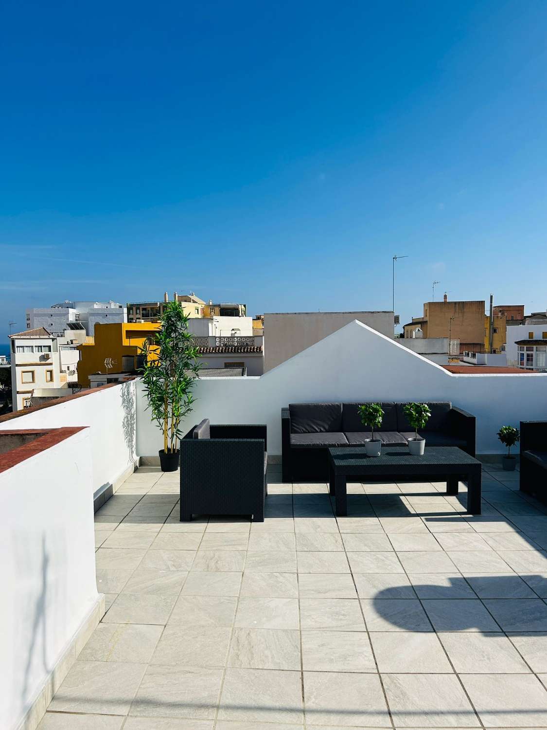 SE ALQUILA APARTAMENTO MEDIA TEMPORADA  DESDE 01/9/2026 - 30/06/27 BONITO APARTAMENTO EN TORREMOLINOS CENTRO