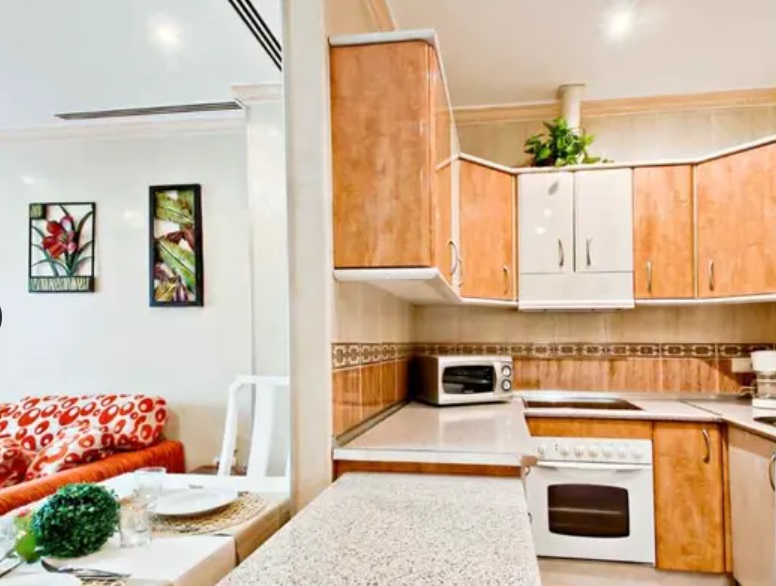 SE ALQUILA BONITO APARTAMENTO DESDE 01/09/2026 - 31/05/2027 EN BENALMÁDENA COSTA