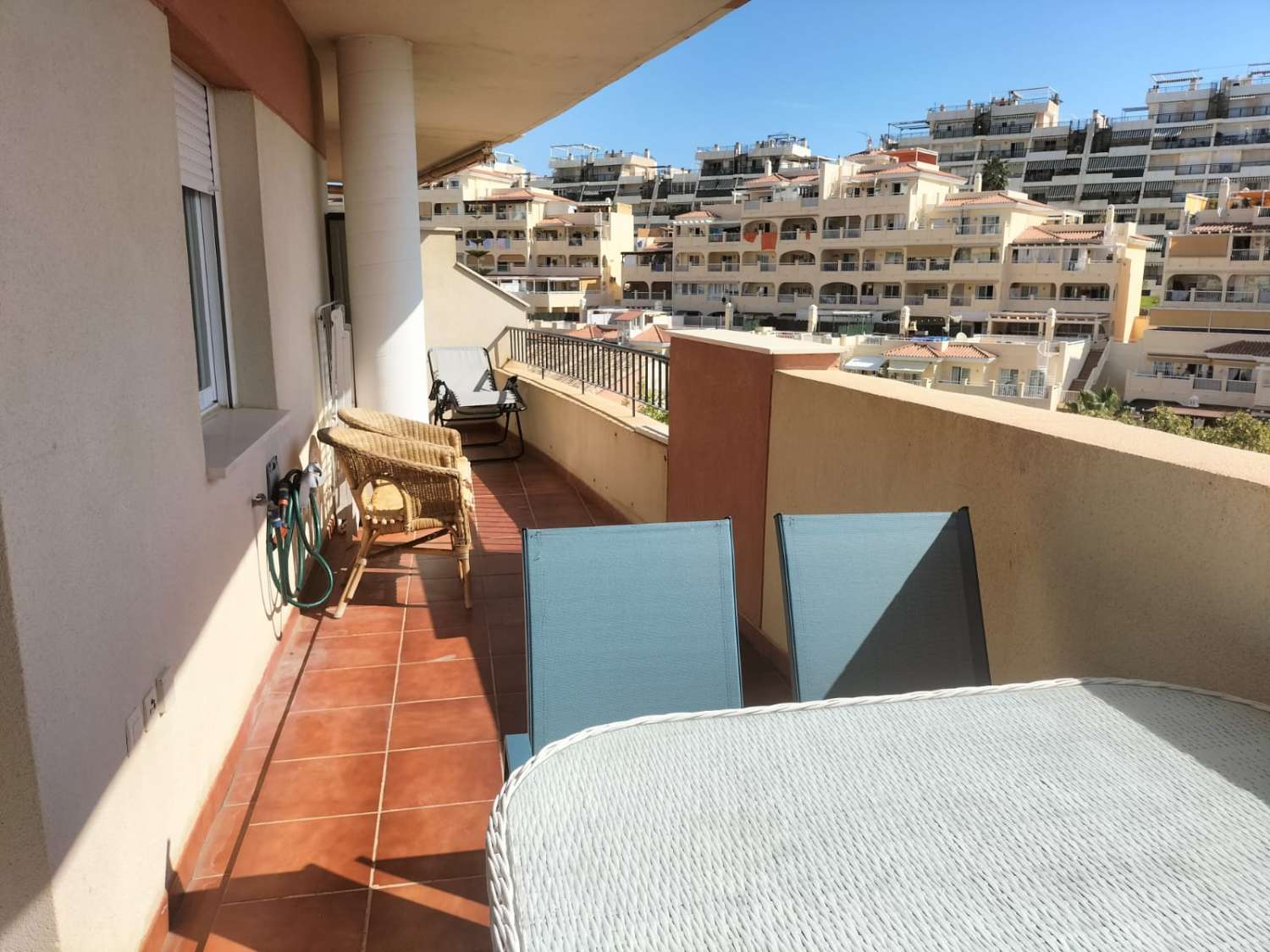 SE ALQUILA APARTAMENTO desde  01/09/26 - 30/06/27 EN NUEVA TORREQUEBRADA (BENALMÁDENA COSTA)