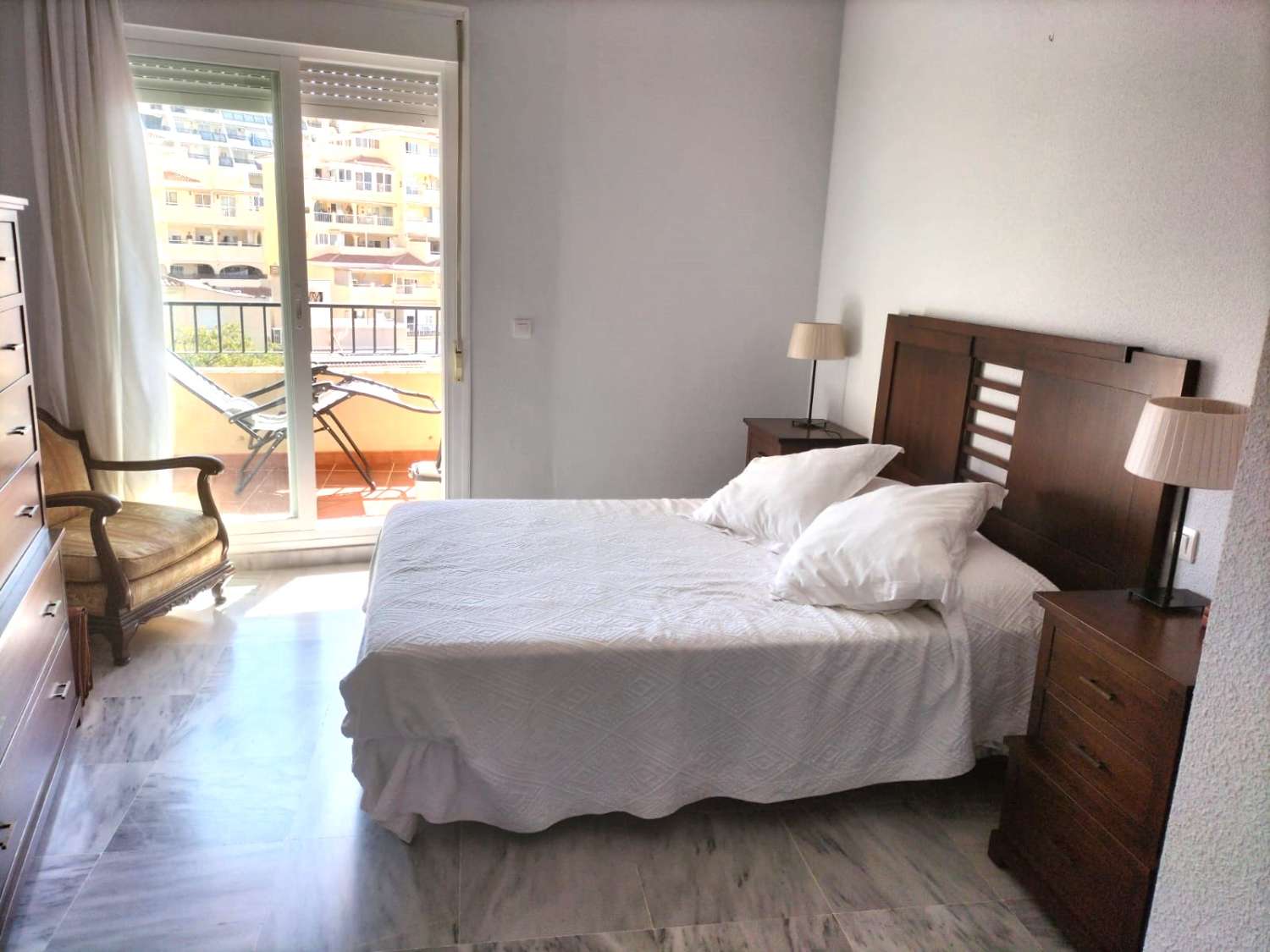SE ALQUILA APARTAMENTO desde  01/09/26 - 30/06/27 EN NUEVA TORREQUEBRADA (BENALMÁDENA COSTA)