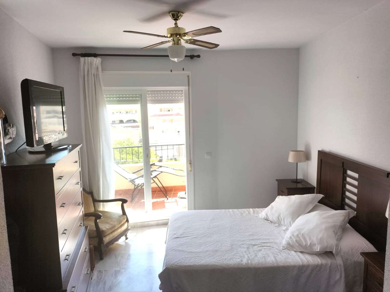 SE ALQUILA APARTAMENTO desde  01/09/26 - 30/06/27 EN NUEVA TORREQUEBRADA (BENALMÁDENA COSTA)