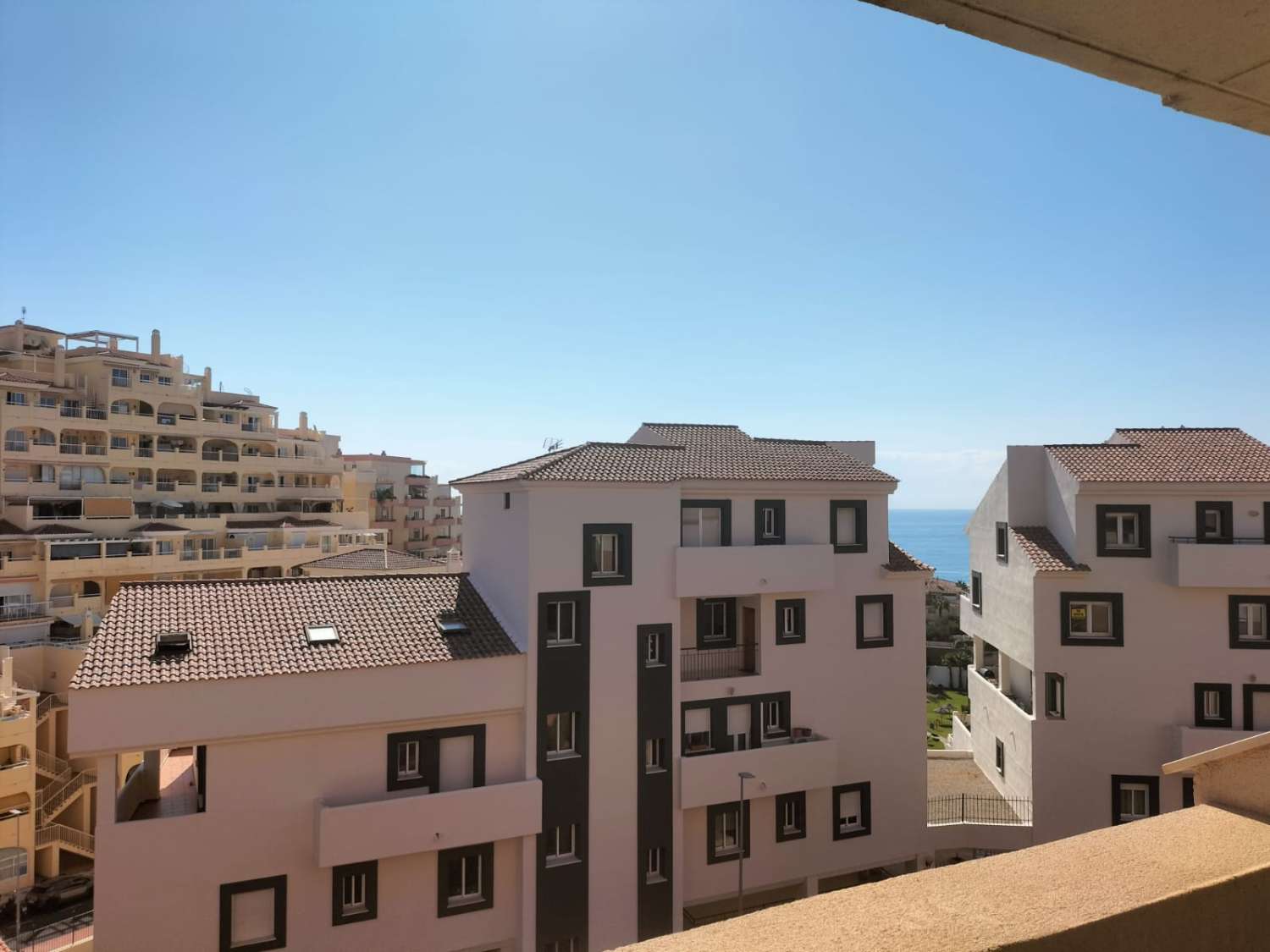 SE ALQUILA APARTAMENTO desde  01/09/26 - 30/06/27 EN NUEVA TORREQUEBRADA (BENALMÁDENA COSTA)
