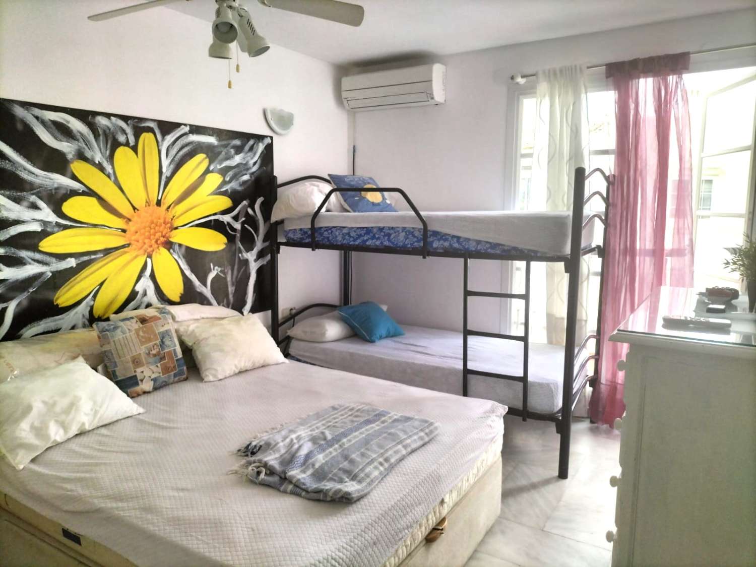 SE ALQUILA BONITO APARTAMENTO DESDE 01/03/2026 - 31/05/2026 EN PUERTO MARINA (BENALMÁDENA COSTA)
