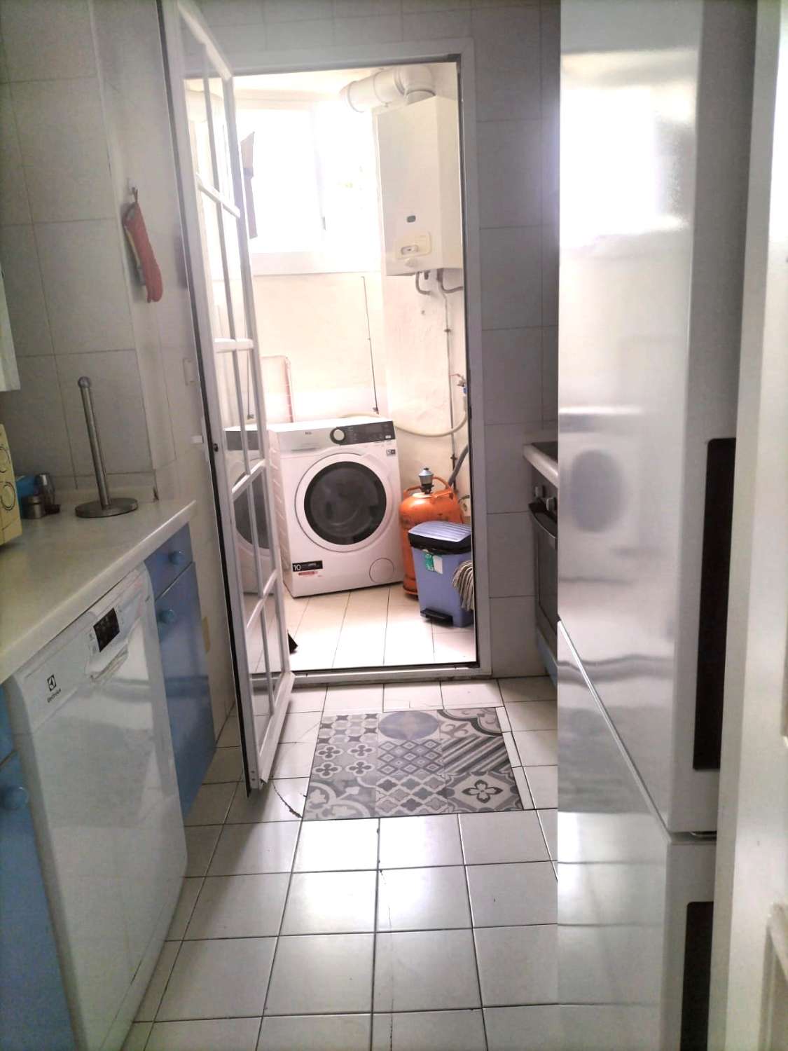 SE ALQUILA BONITO APARTAMENTO DESDE 01/03/2026 - 31/05/2026 EN PUERTO MARINA (BENALMÁDENA COSTA)