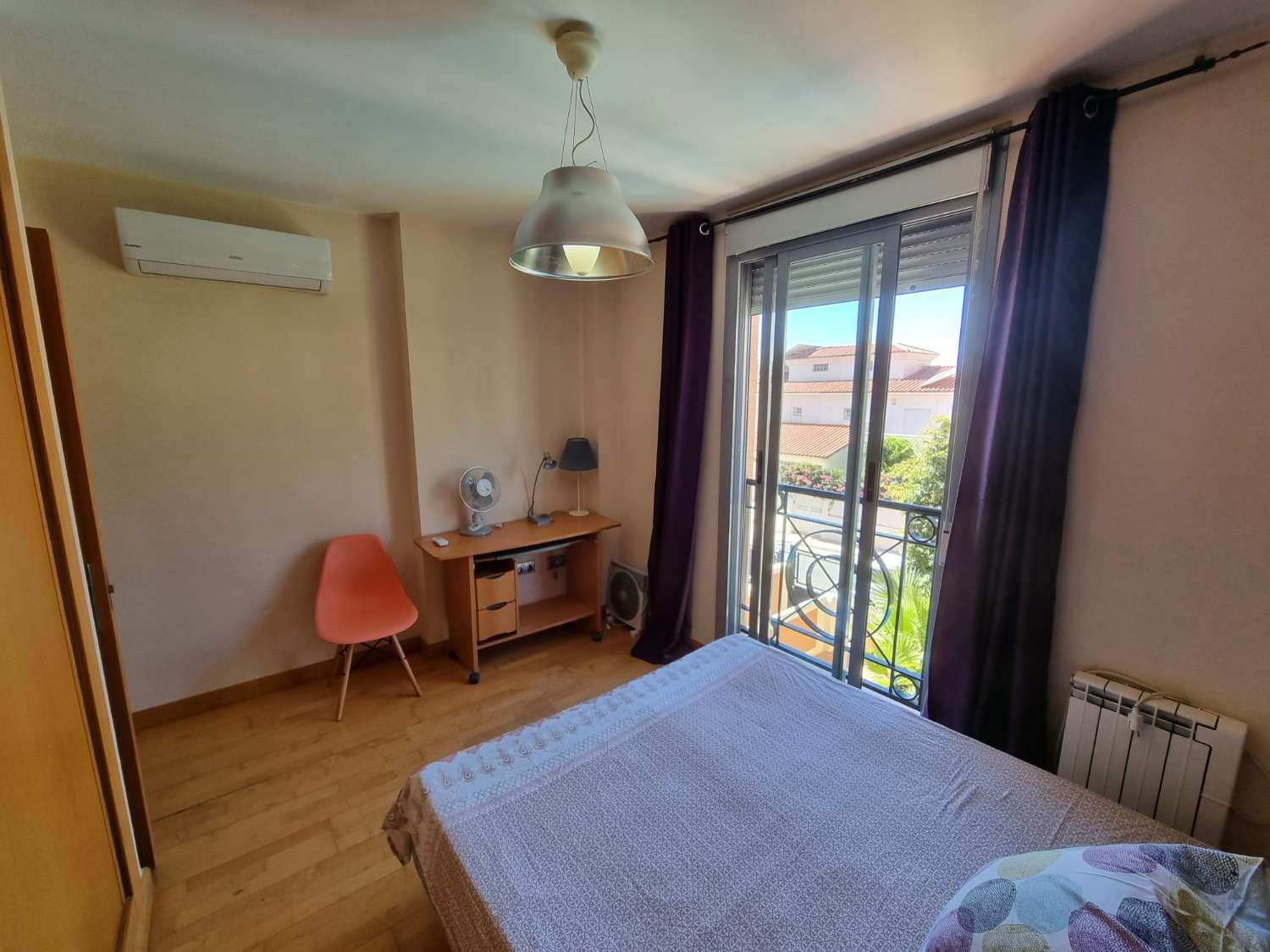 SE ALQUILA  DESDE 26/10/2026-31/05/2027 PRECIOSO ADOSADO EN ARROYO DE LA MIEL (BENALMADENA)