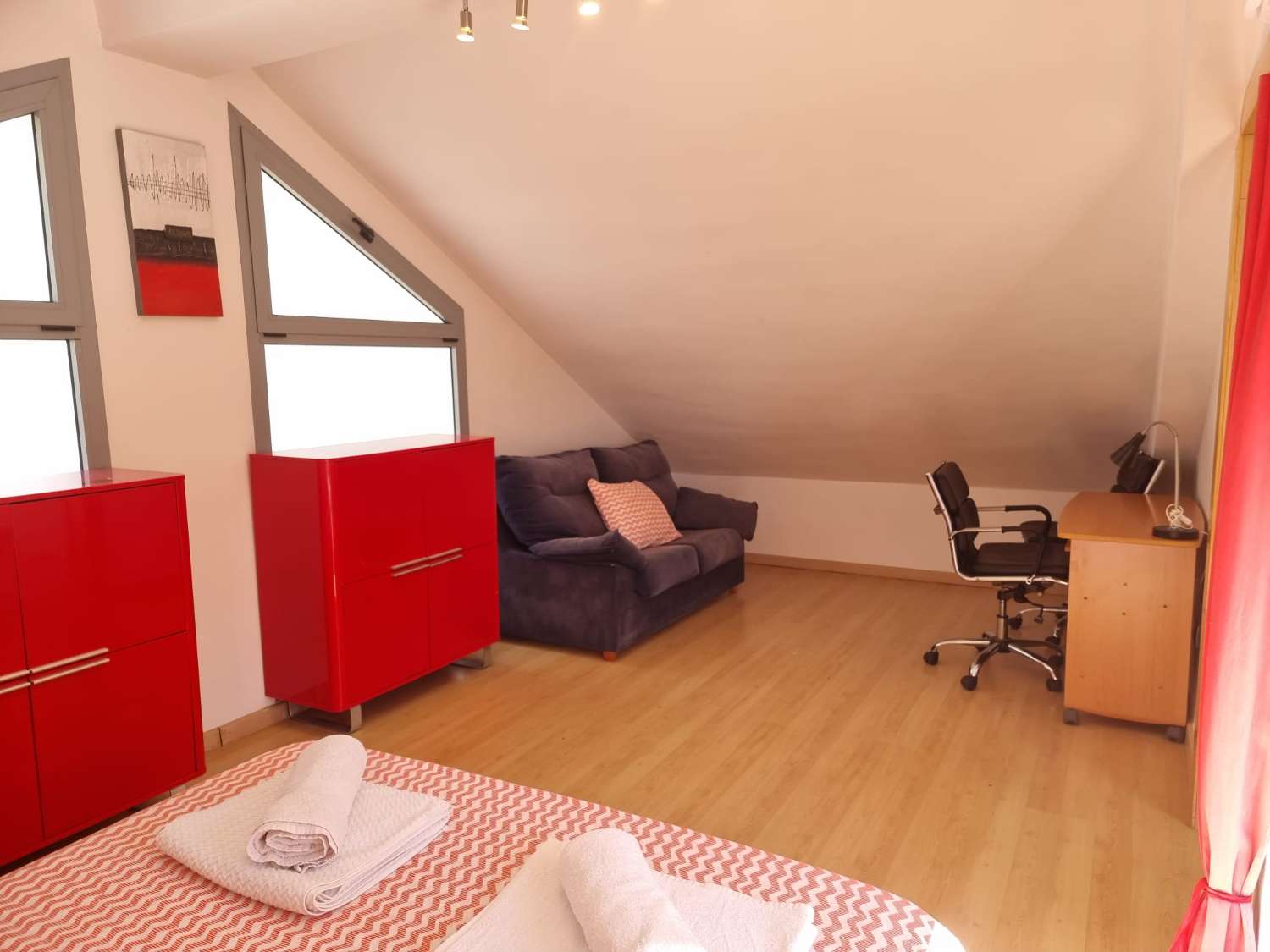 SE ALQUILA  DESDE 26/10/2026-31/05/2027 PRECIOSO ADOSADO EN ARROYO DE LA MIEL (BENALMADENA)