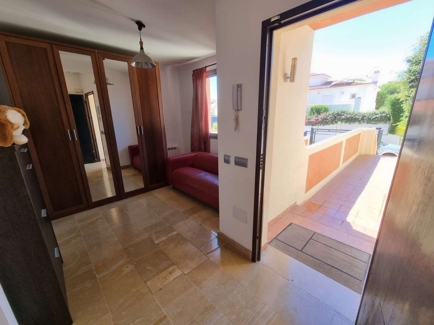 SE ALQUILA  DESDE 26/10/2026-31/05/2027 PRECIOSO ADOSADO EN ARROYO DE LA MIEL (BENALMADENA)