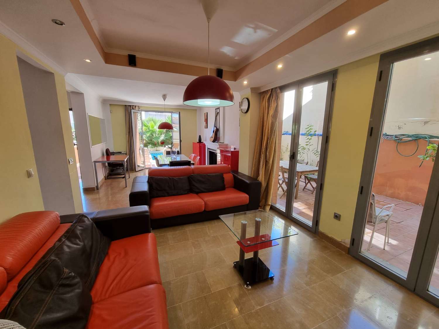 SE ALQUILA  DESDE 26/10/2026-31/05/2027 PRECIOSO ADOSADO EN ARROYO DE LA MIEL (BENALMADENA)