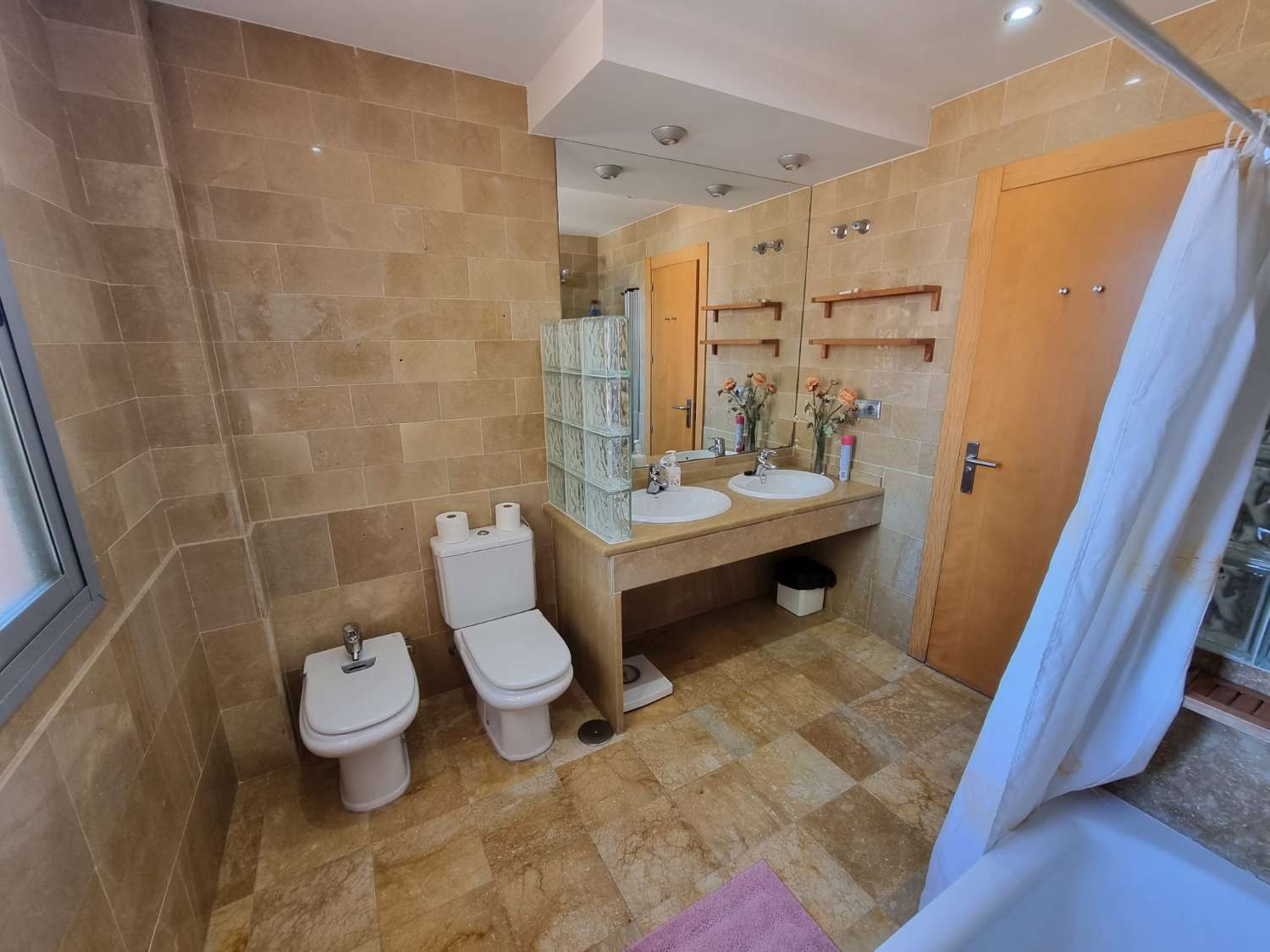 SE ALQUILA  DESDE 26/10/2026-31/05/2027 PRECIOSO ADOSADO EN ARROYO DE LA MIEL (BENALMADENA)