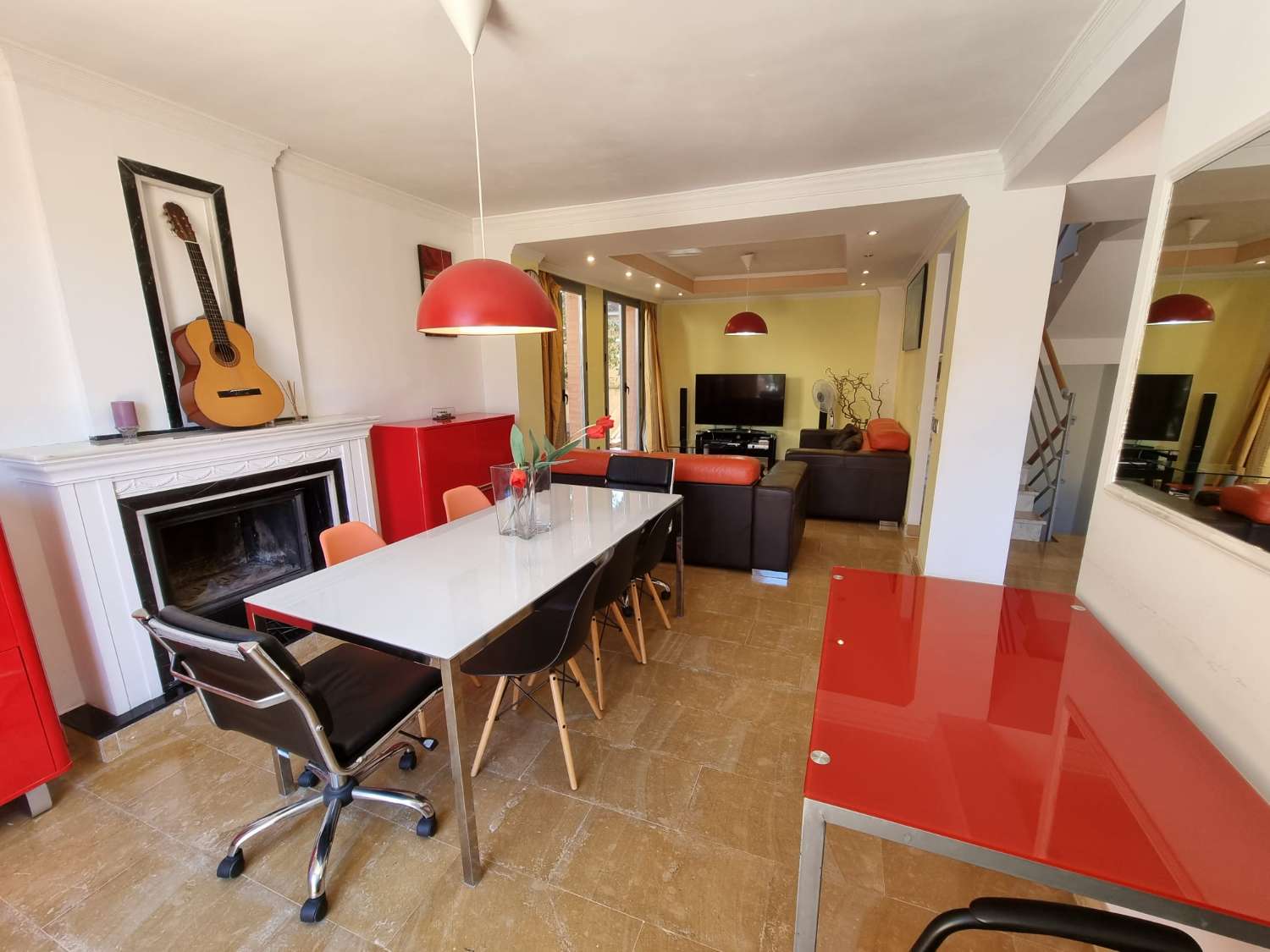 SE ALQUILA  DESDE 26/10/2026-31/05/2027 PRECIOSO ADOSADO EN ARROYO DE LA MIEL (BENALMADENA)